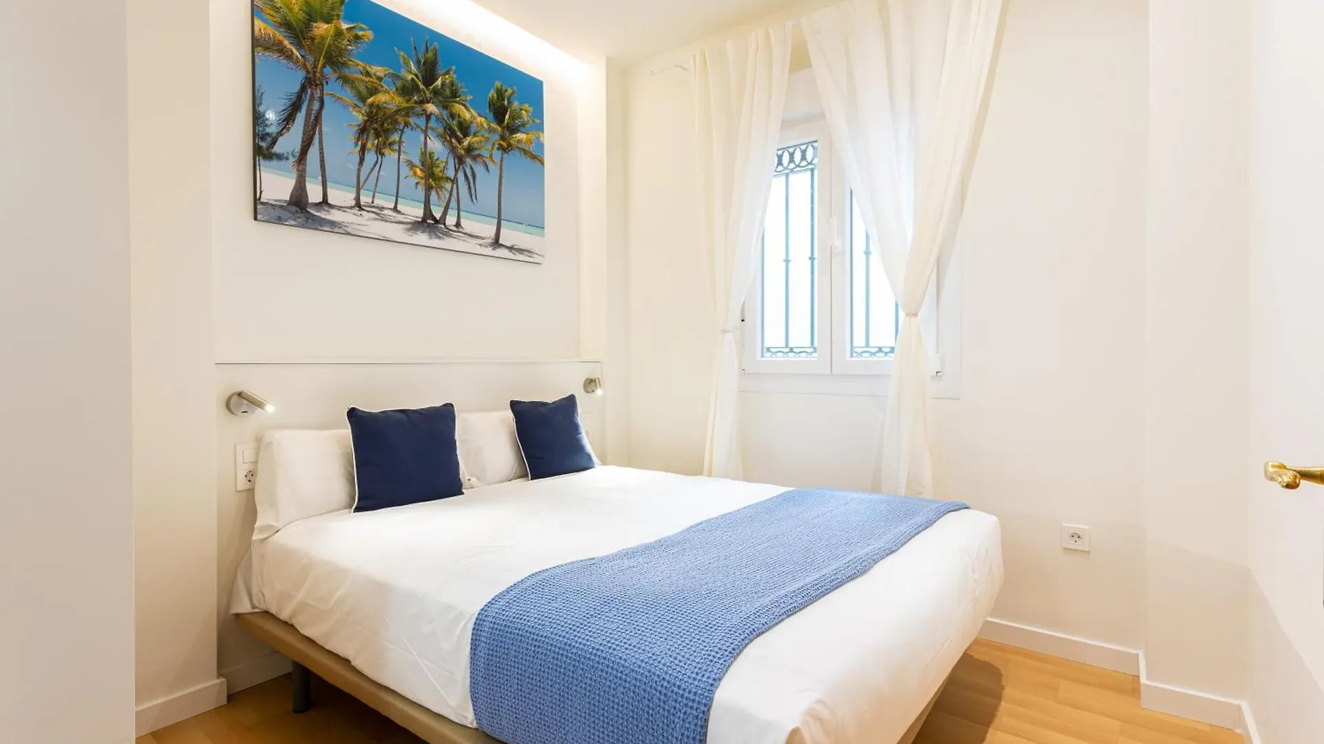Apartament Holidays2Malaga Picasso Area 0*, Malaga Hiszpania