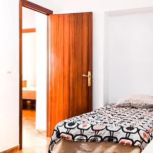 room-for-men-in-malaga-center-window-to-road-apartment.es-andalucia.com/